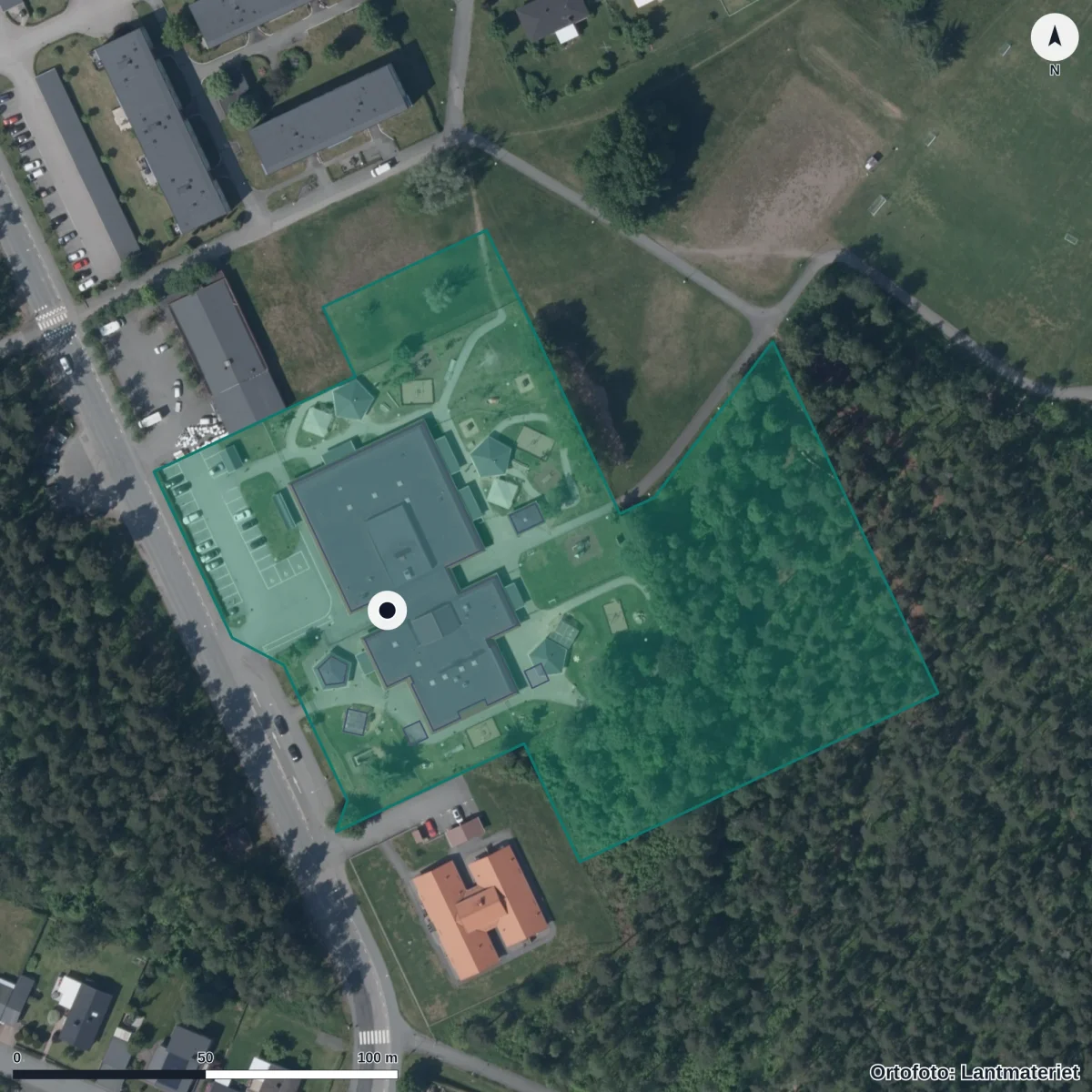 Flygbild över Forserums Östra Förskola, ortofoto från Lantmäteriet