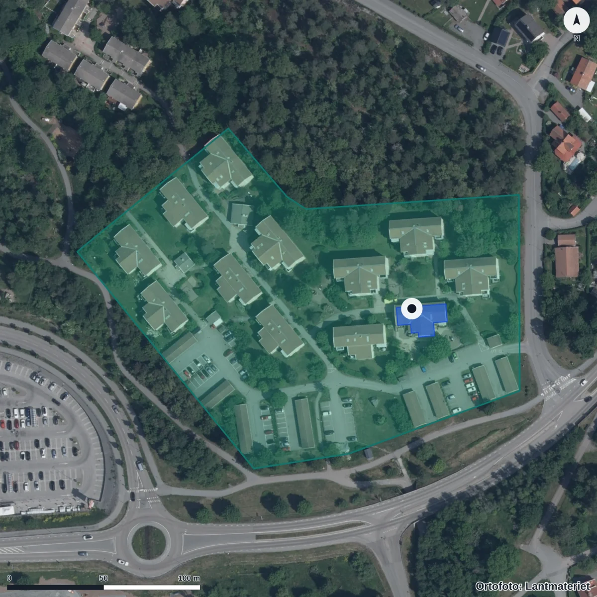 Flygbild över Hasselbackens Musikförskola, ortofoto från Lantmäteriet