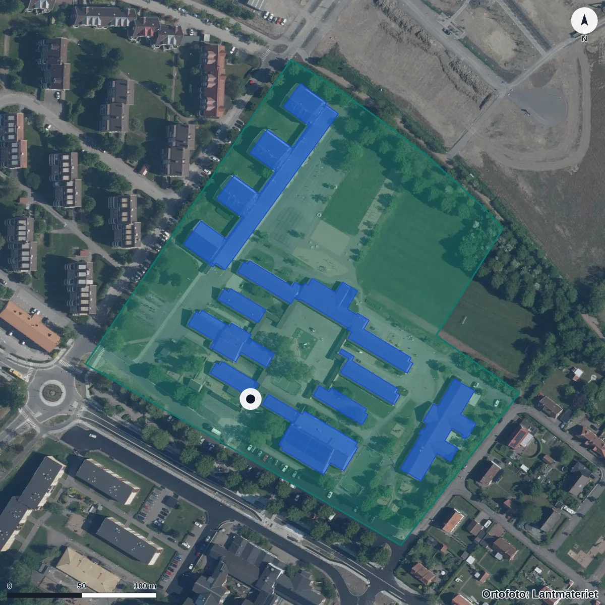 Flygbild över Varagårdsskolan, ortofoto från Lantmäteriet