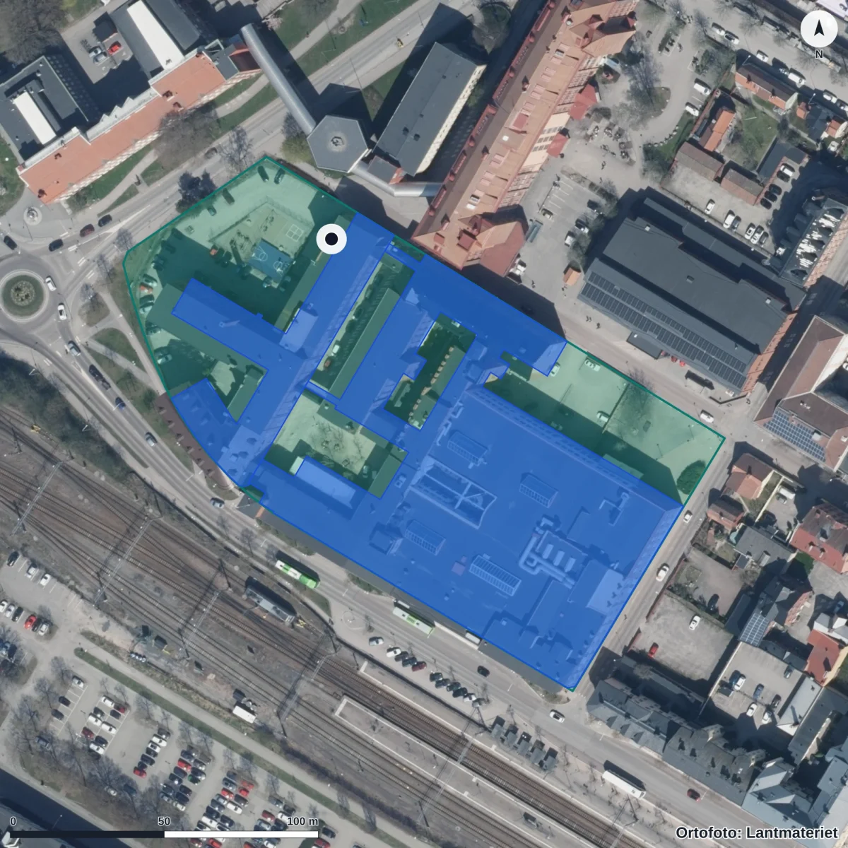 Flygbild över Entréskolan Eskilstuna, ortofoto från Lantmäteriet