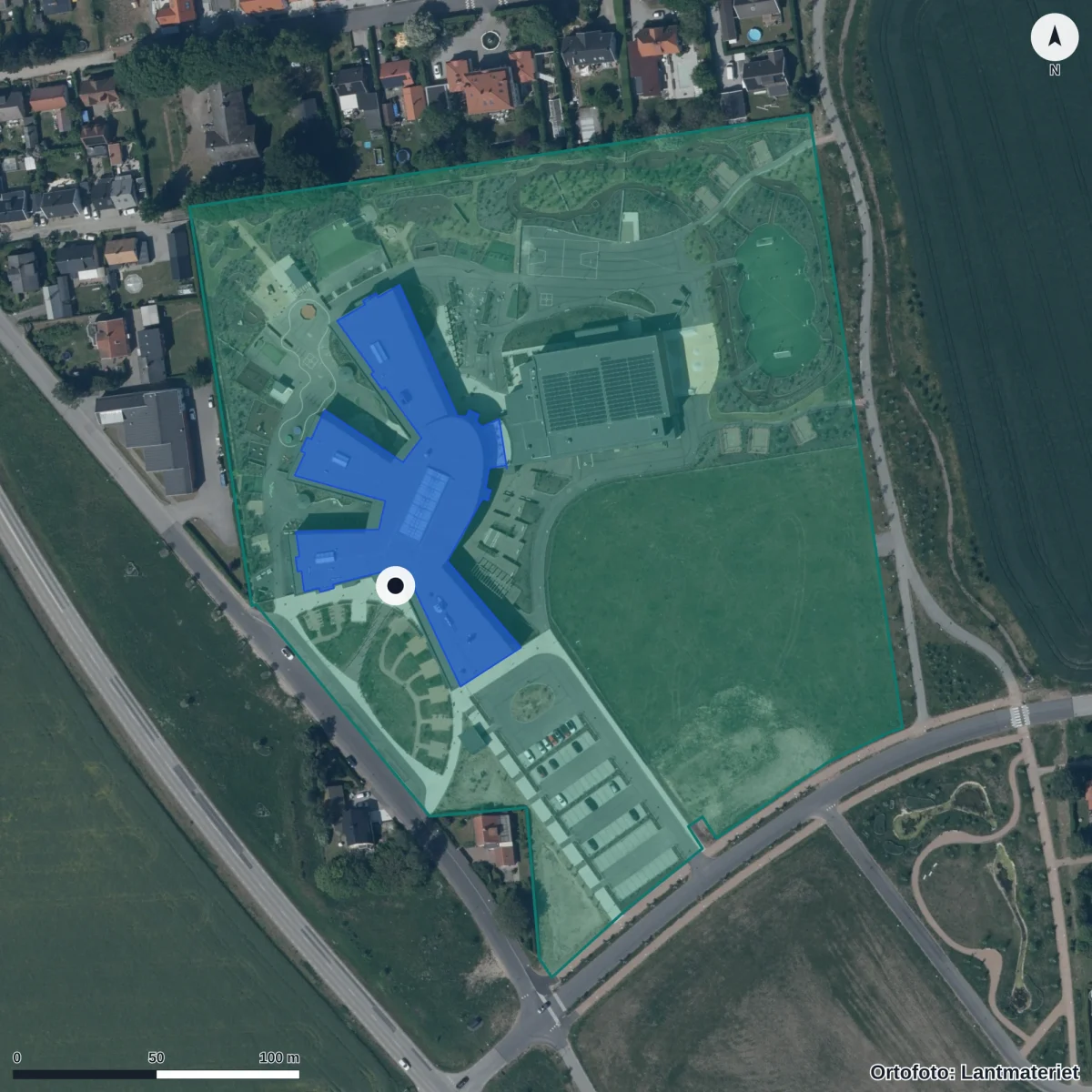Flygbild över Hököpinge skola, ortofoto från Lantmäteriet