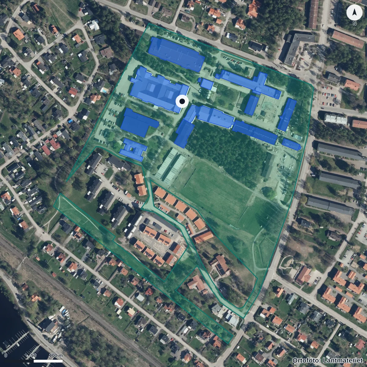 Flygbild över Resursskolan, ortofoto från Lantmäteriet