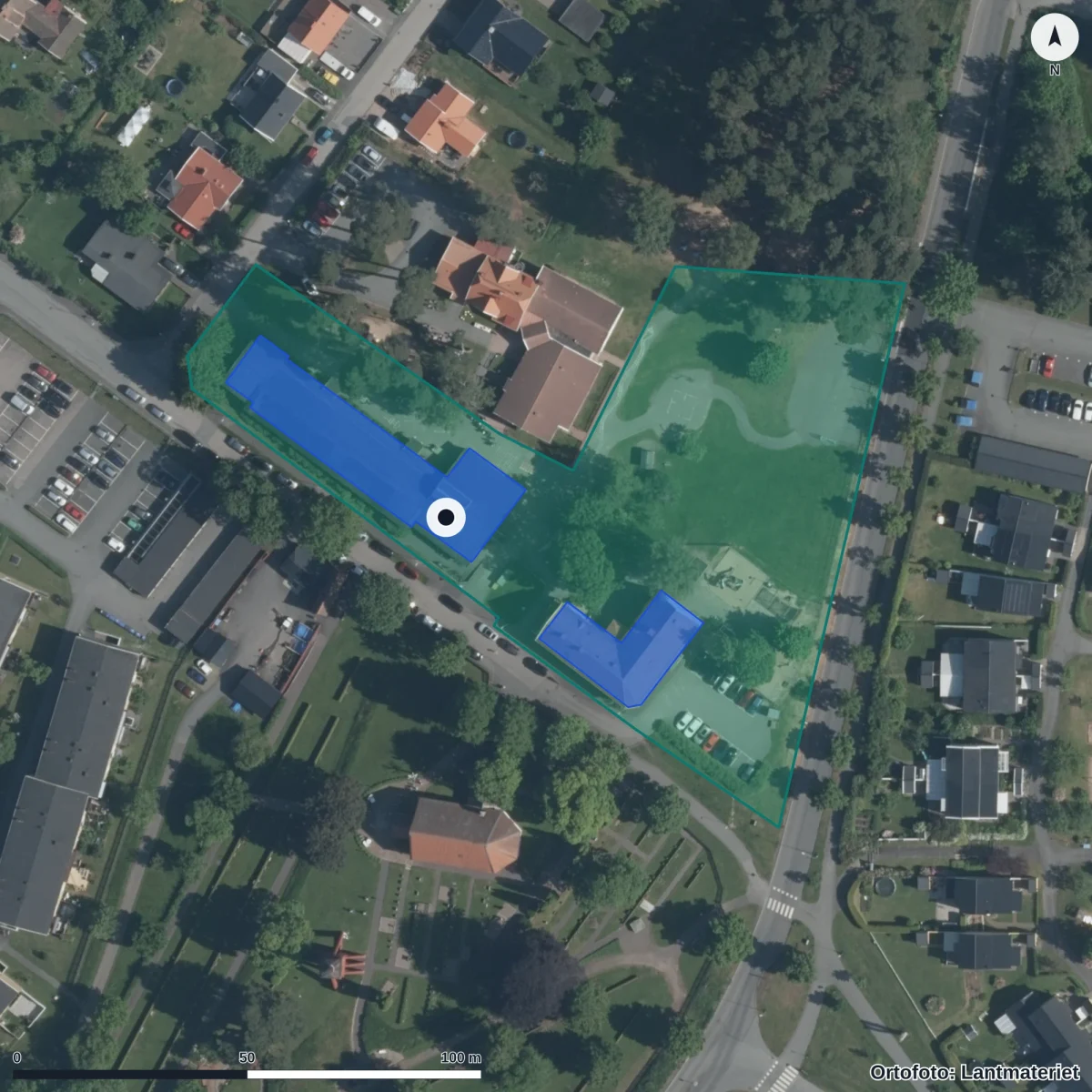 Flygbild över Strömsbergsskolan, ortofoto från Lantmäteriet