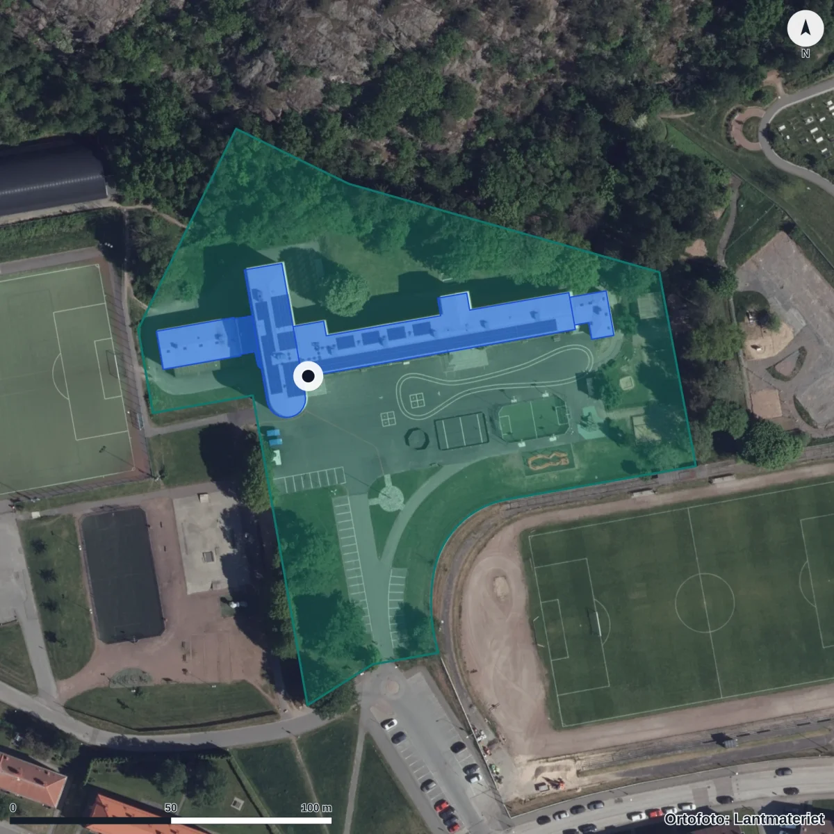 Flygbild över Brandströmska skolan Nylöse, ortofoto från Lantmäteriet
