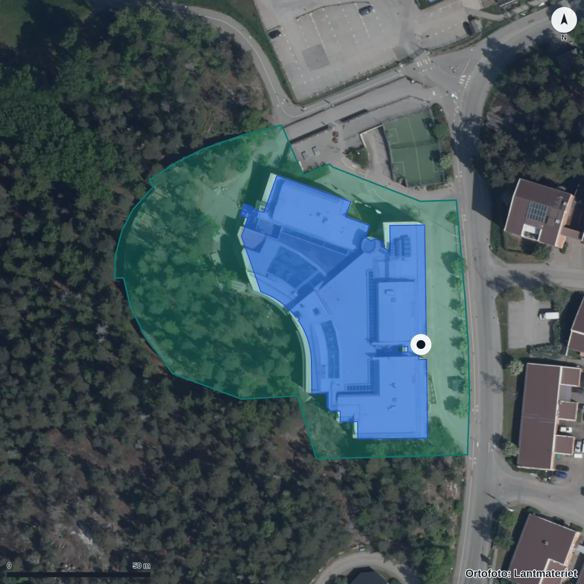Flygbild över Internationella Engelska Skolan Växjö, ortofoto från Lantmäteriet