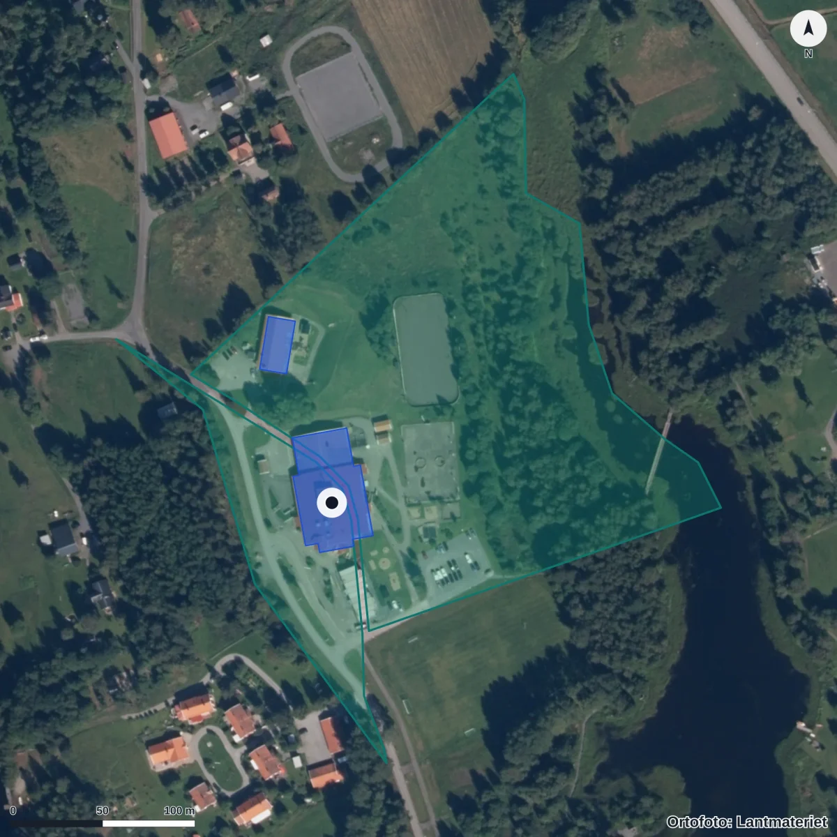 Flygbild över Dvärsätts skola, ortofoto från Lantmäteriet