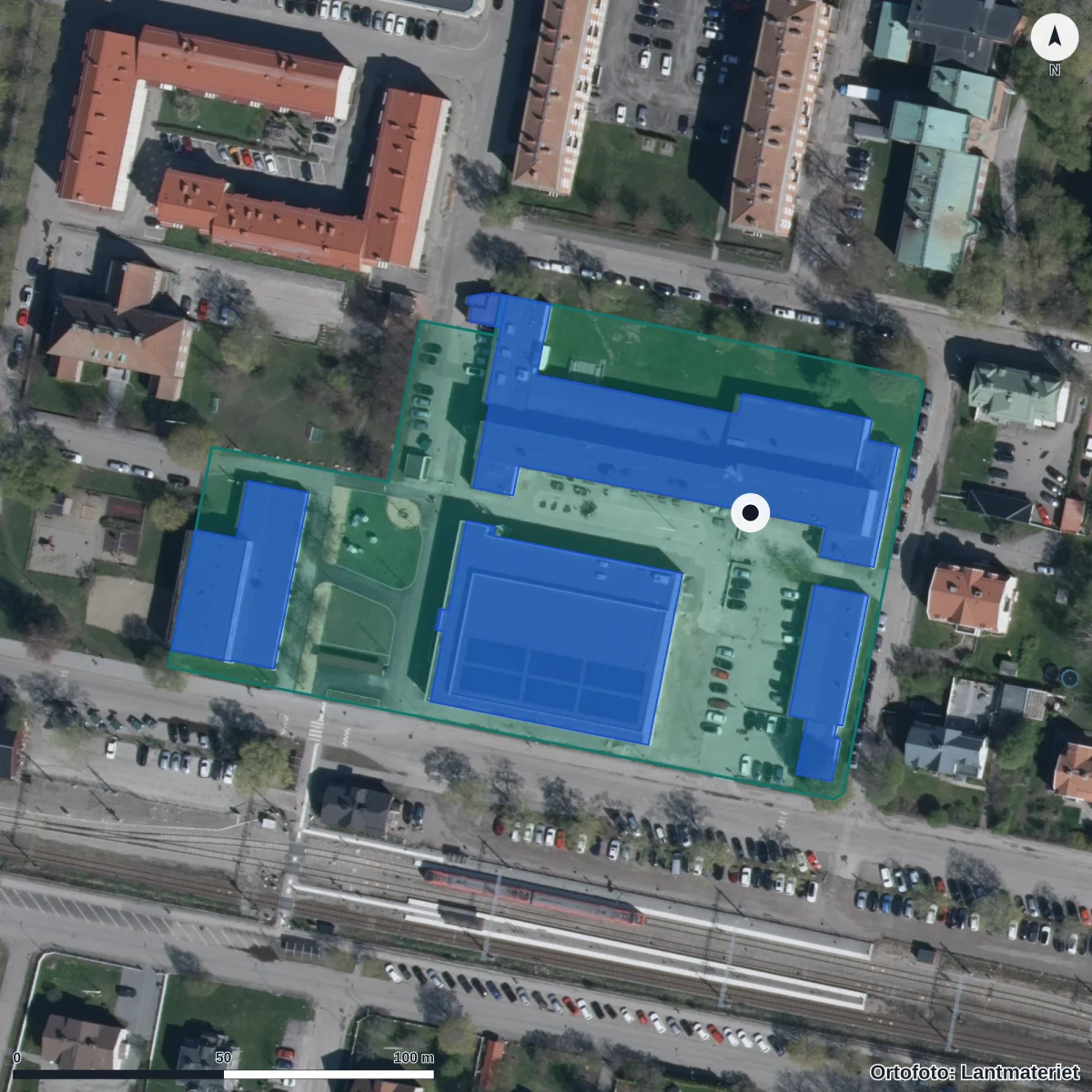 Flygbild över Åkersviks skola, ortofoto från Lantmäteriet