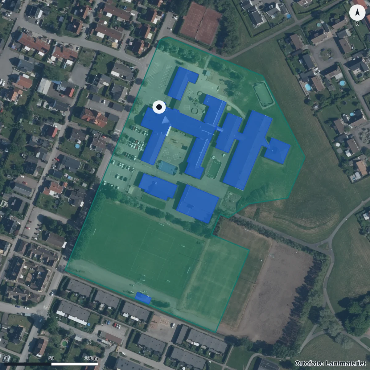 Flygbild över Hyllinge skola, ortofoto från Lantmäteriet