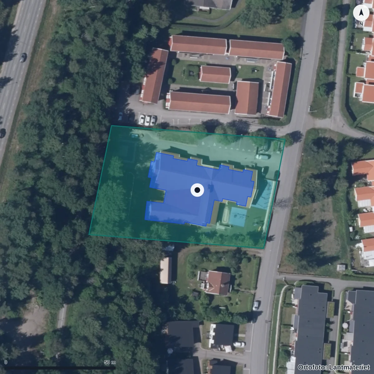 Flygbild över Växjö Islamiska Skola, ortofoto från Lantmäteriet