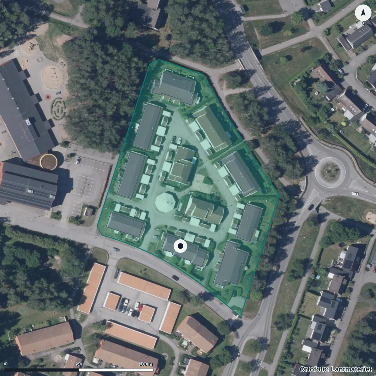 Flygbild över Torparskolan, ortofoto från Lantmäteriet