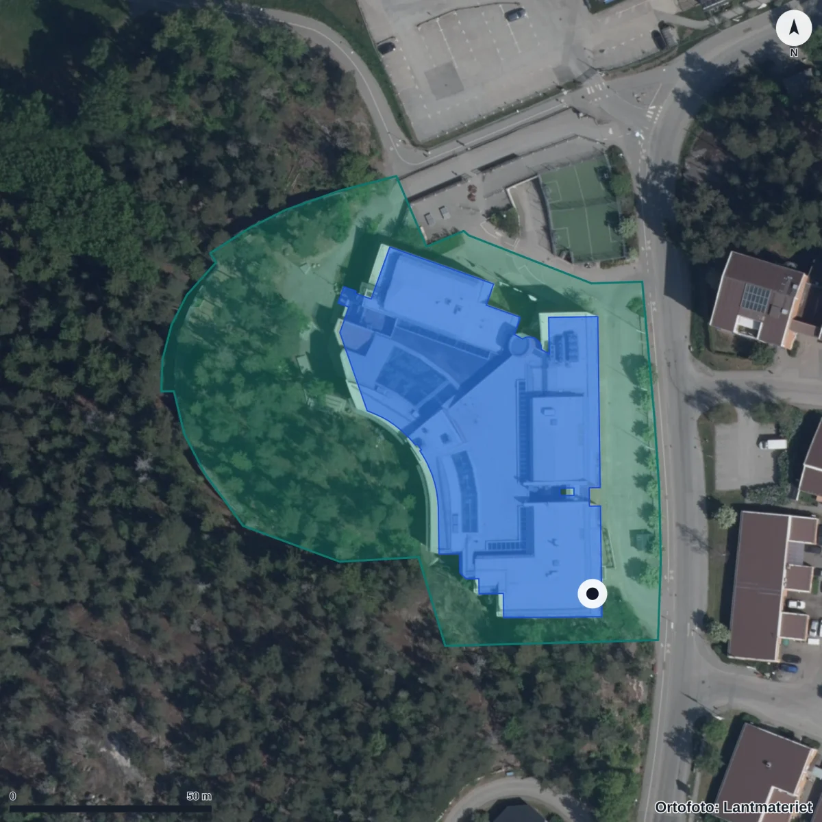 Flygbild över Internationella Engelska Skolan Solna, ortofoto från Lantmäteriet