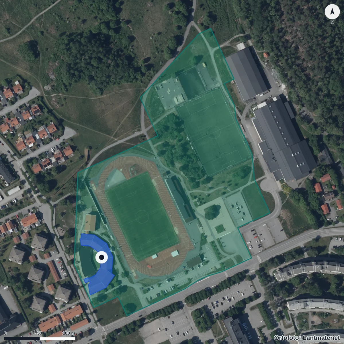 Flygbild över Röllingbyskolan, ortofoto från Lantmäteriet