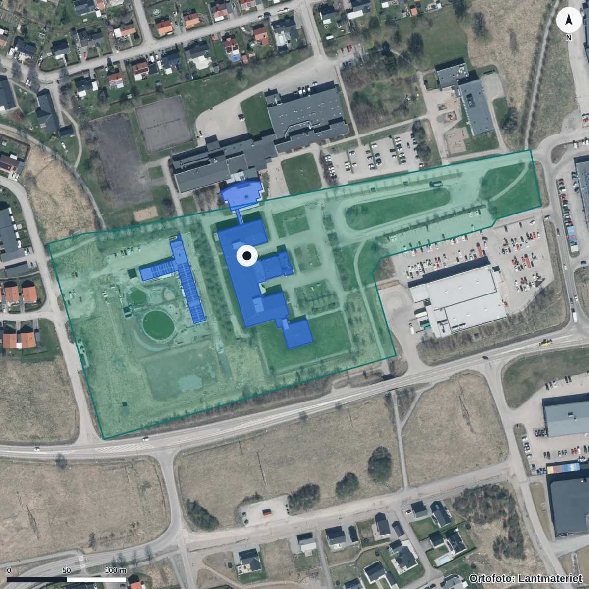 Flygbild över Enheten för vuxnas lärande, komvux, ortofoto från Lantmäteriet