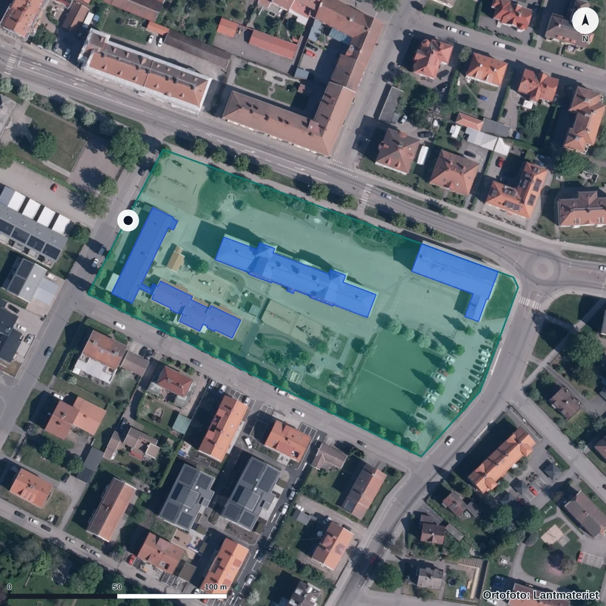 Flygbild över Wennerbergskolan, ortofoto från Lantmäteriet