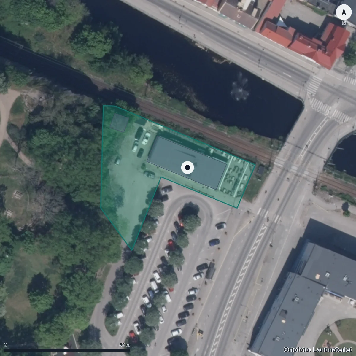 Flygbild över Snäckebacksskolan 7-9, ortofoto från Lantmäteriet
