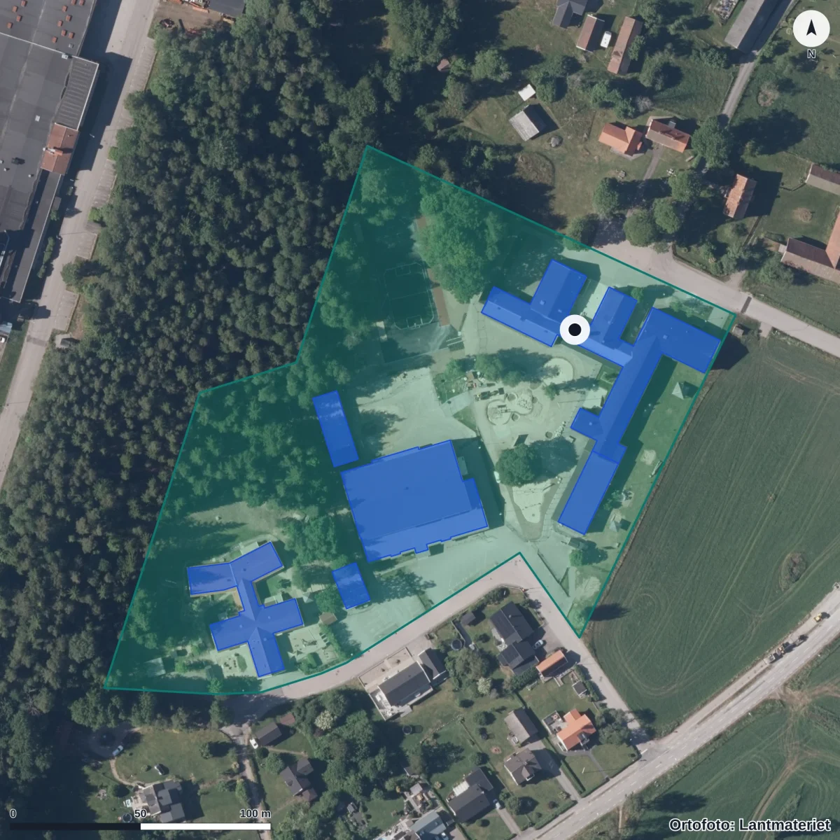 Flygbild över Gemla skola, ortofoto från Lantmäteriet