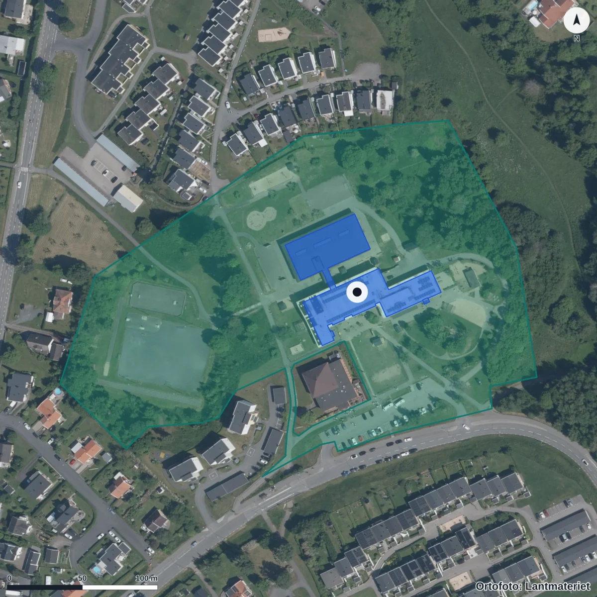Flygbild över Landsjöskolan, ortofoto från Lantmäteriet