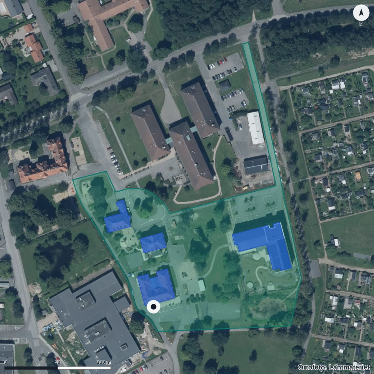 Flygbild över Antonskolan Blekedamm, ortofoto från Lantmäteriet
