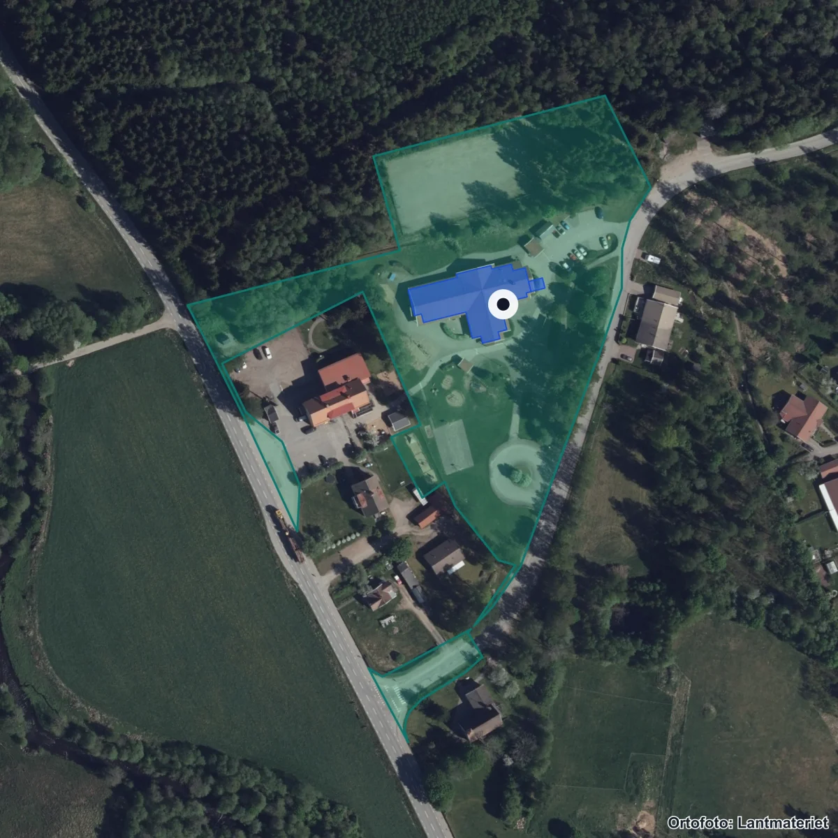 Flygbild över Hudene skola, ortofoto från Lantmäteriet