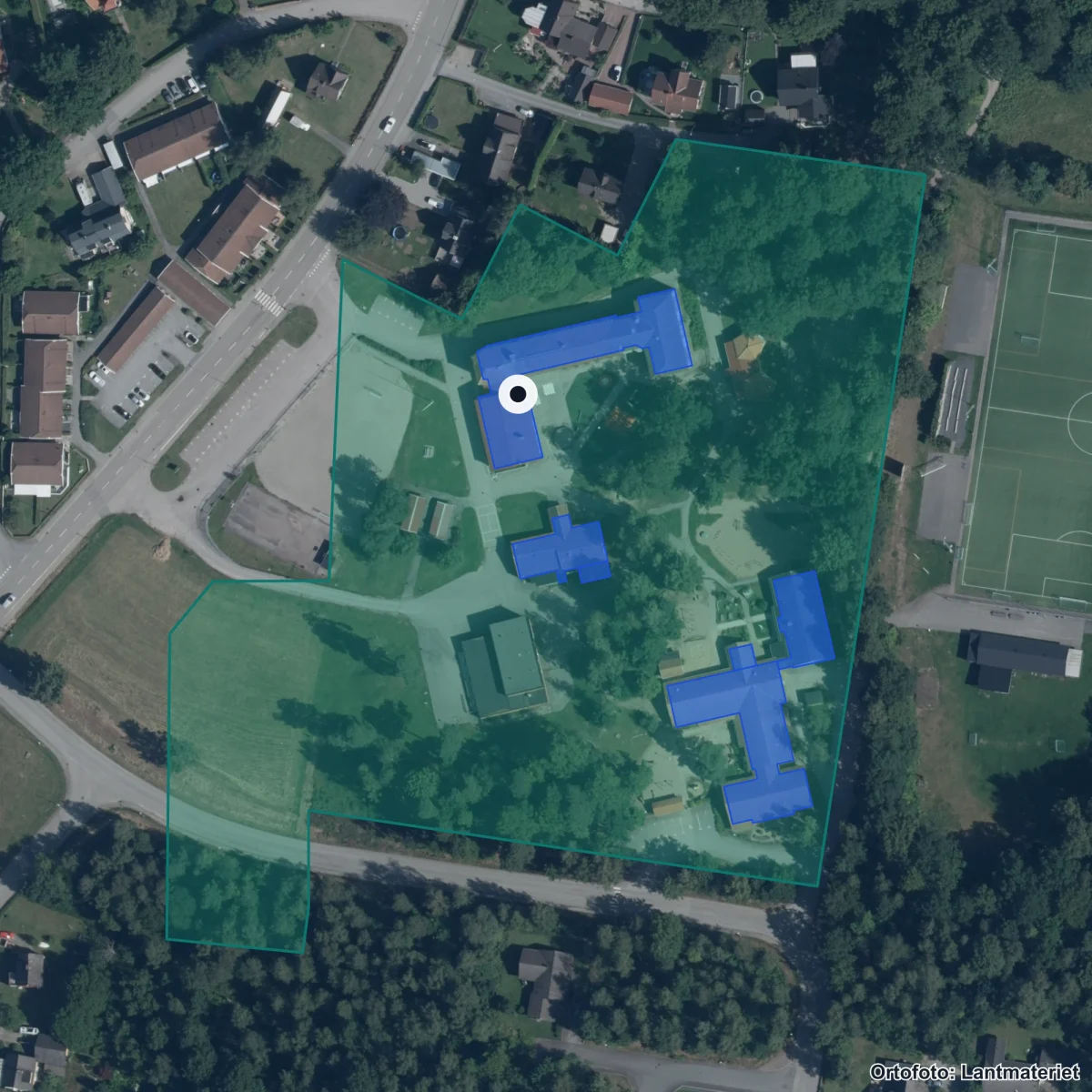 Flygbild över Kyrkhults skola, ortofoto från Lantmäteriet