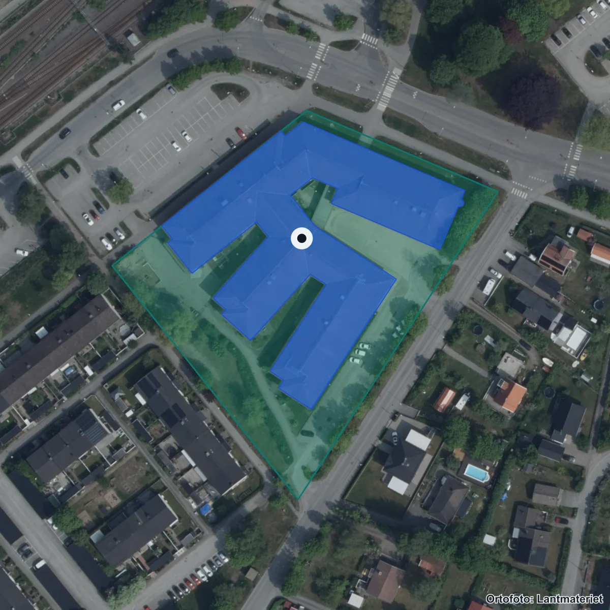 Flygbild över Eviaskolan, ortofoto från Lantmäteriet