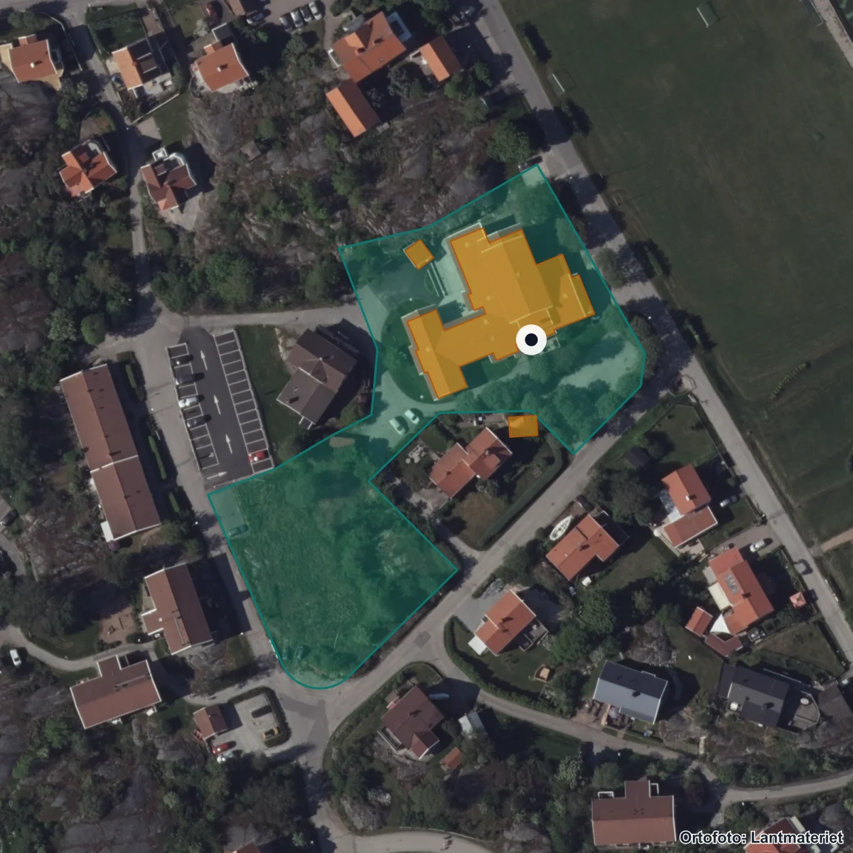 Flygbild över Änggården, ortofoto från Lantmäteriet