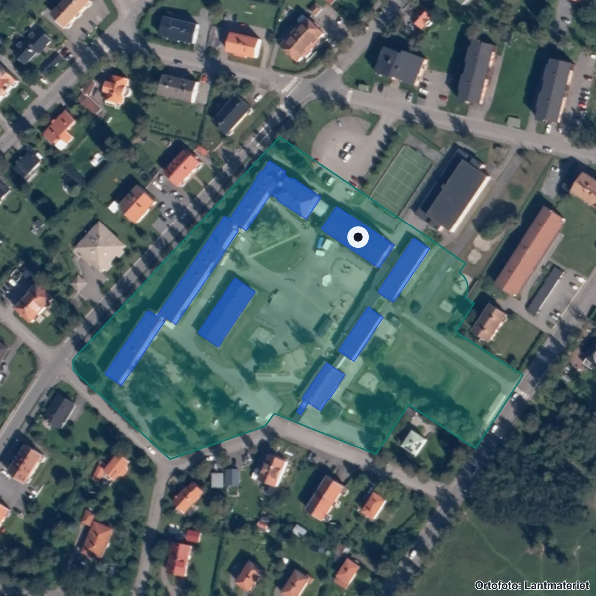 Flygbild över Östersunds resursskola, ortofoto från Lantmäteriet