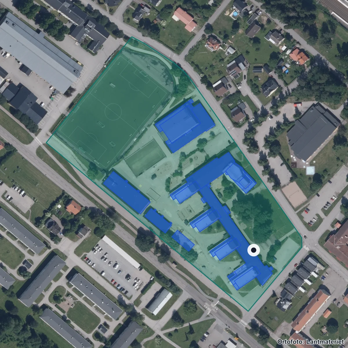 Flygbild över Aspenskolan, ortofoto från Lantmäteriet