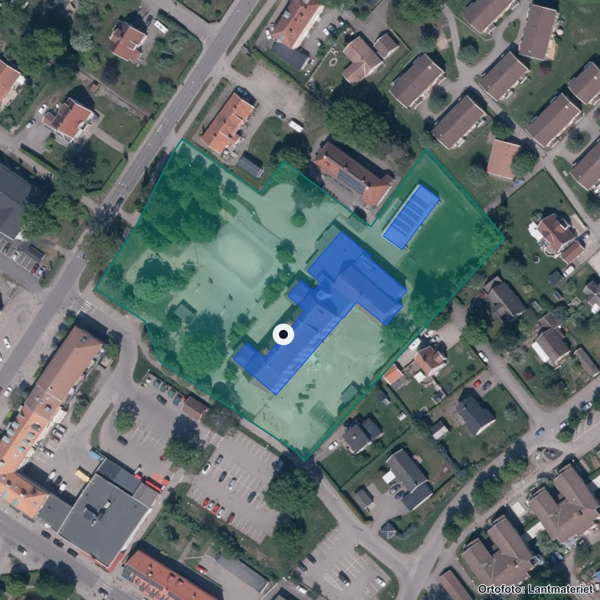Flygbild över Rånnums skola 4-6, ortofoto från Lantmäteriet