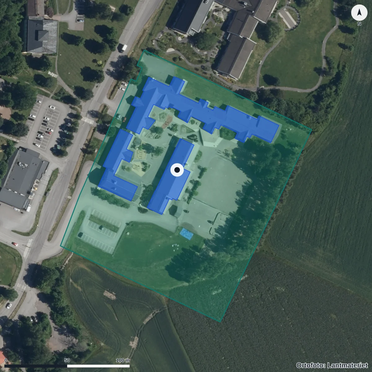 Flygbild över Jurslaskolan, ortofoto från Lantmäteriet