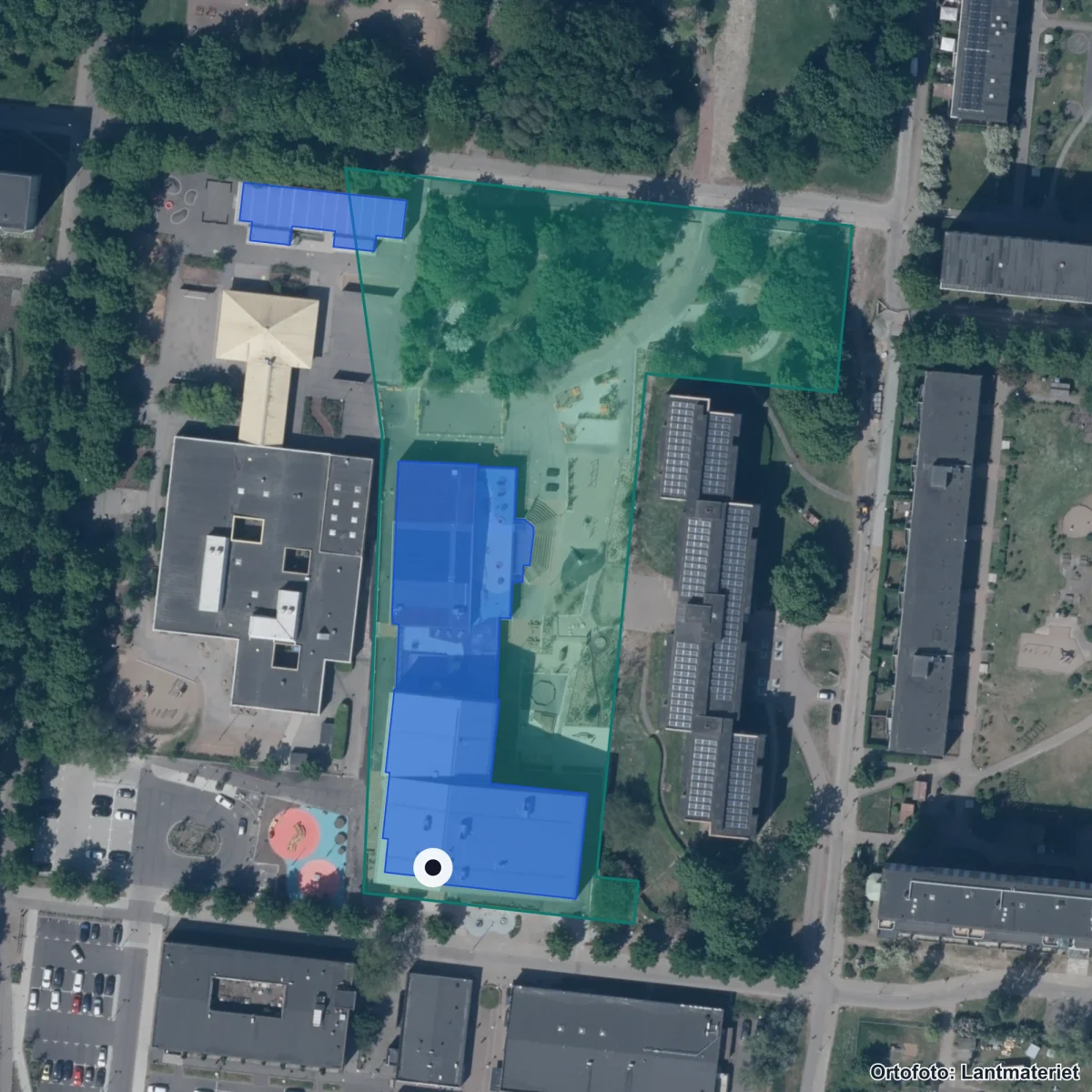 Flygbild över Högaholmsskolan, ortofoto från Lantmäteriet