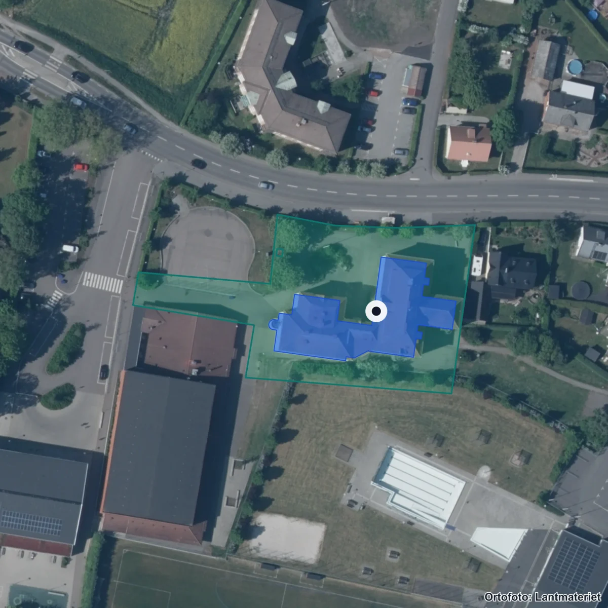 Flygbild över Väståkraskolan, ortofoto från Lantmäteriet