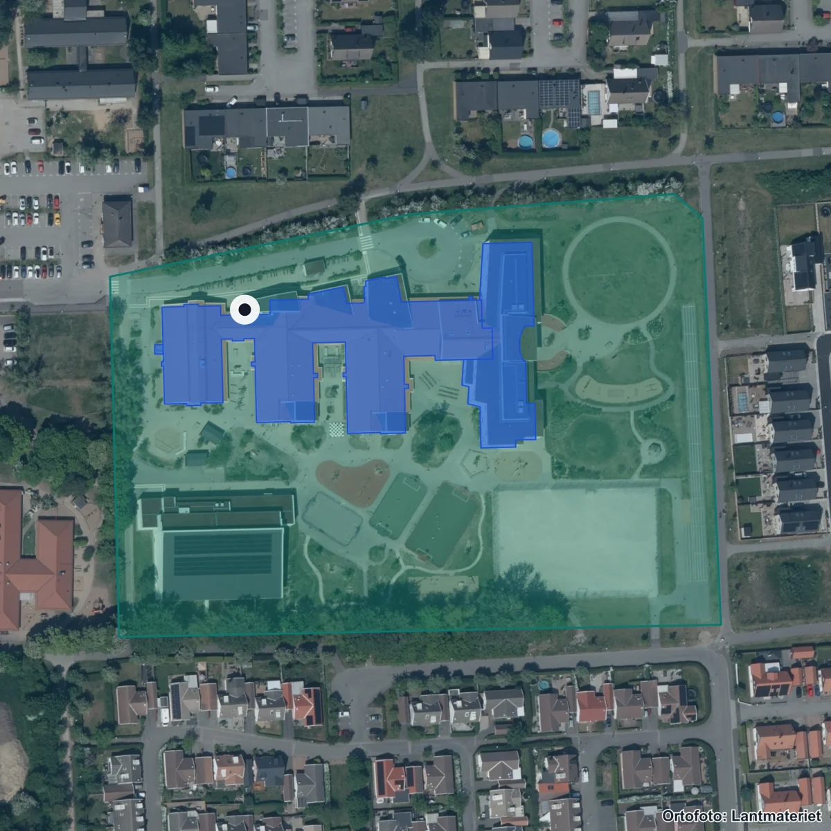 Flygbild över Herrestorpskolan, ortofoto från Lantmäteriet