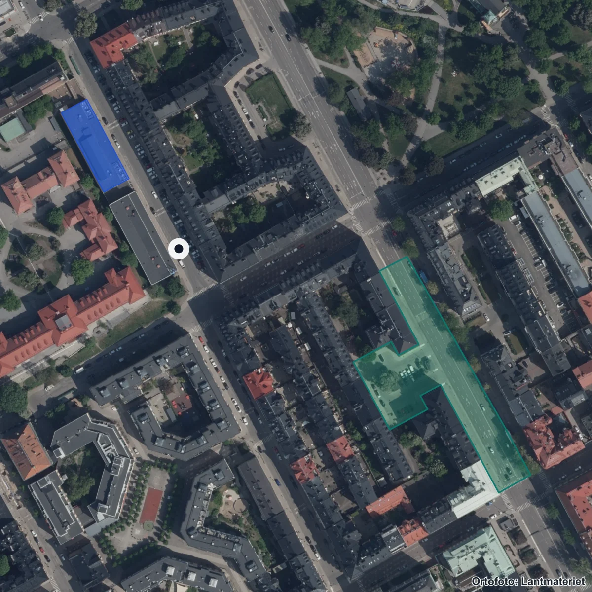 Flygbild över Påhlmans gymnasium, ortofoto från Lantmäteriet