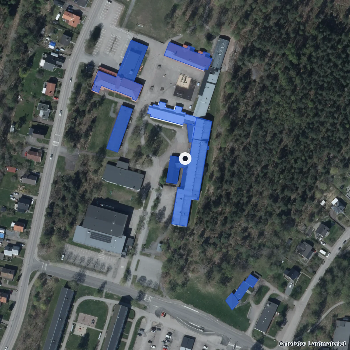 Flygbild över Jättestenskolan, ortofoto från Lantmäteriet