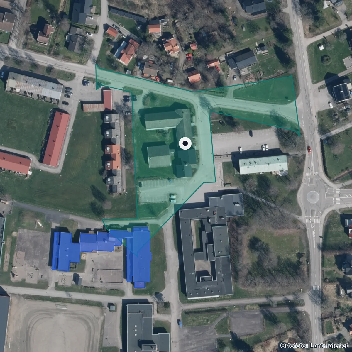 Flygbild över Valboskolan 7-9, ortofoto från Lantmäteriet