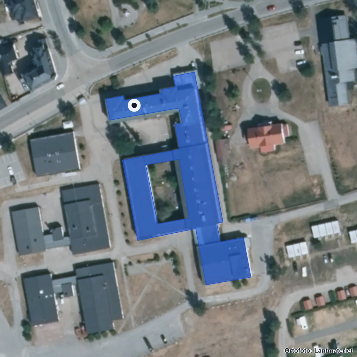 Flygbild över Härjedalens gymnasium, ortofoto från Lantmäteriet