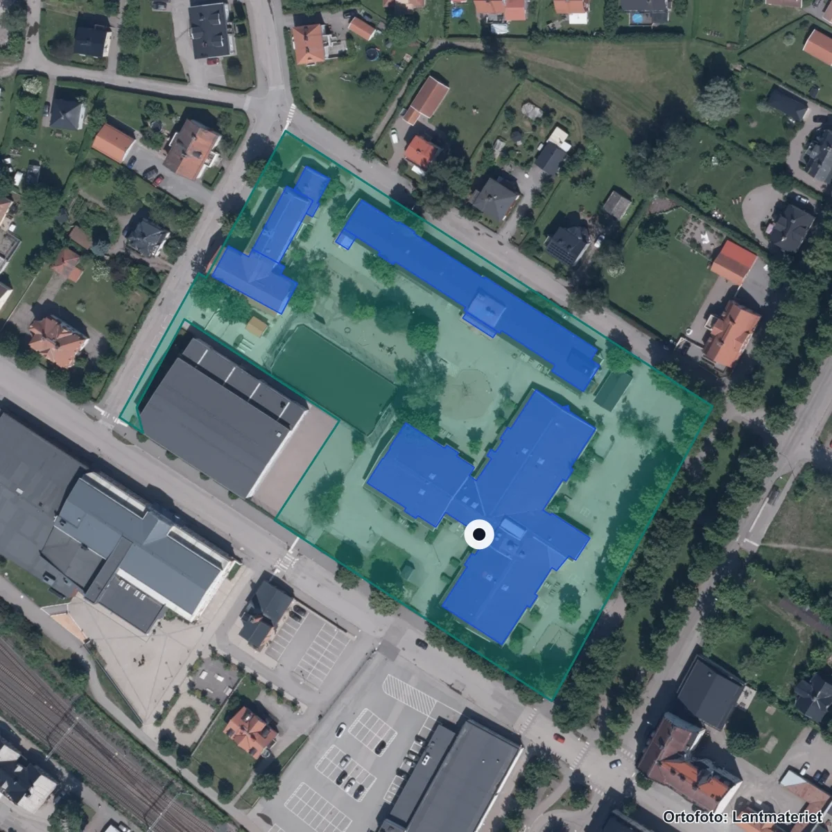 Flygbild över Centralskolan, ortofoto från Lantmäteriet
