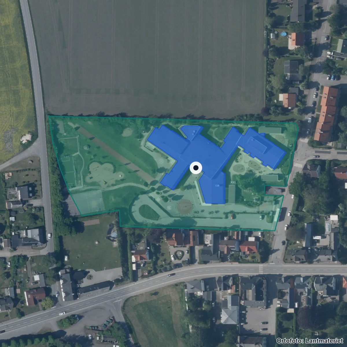 Flygbild över Klagstorps skola, ortofoto från Lantmäteriet