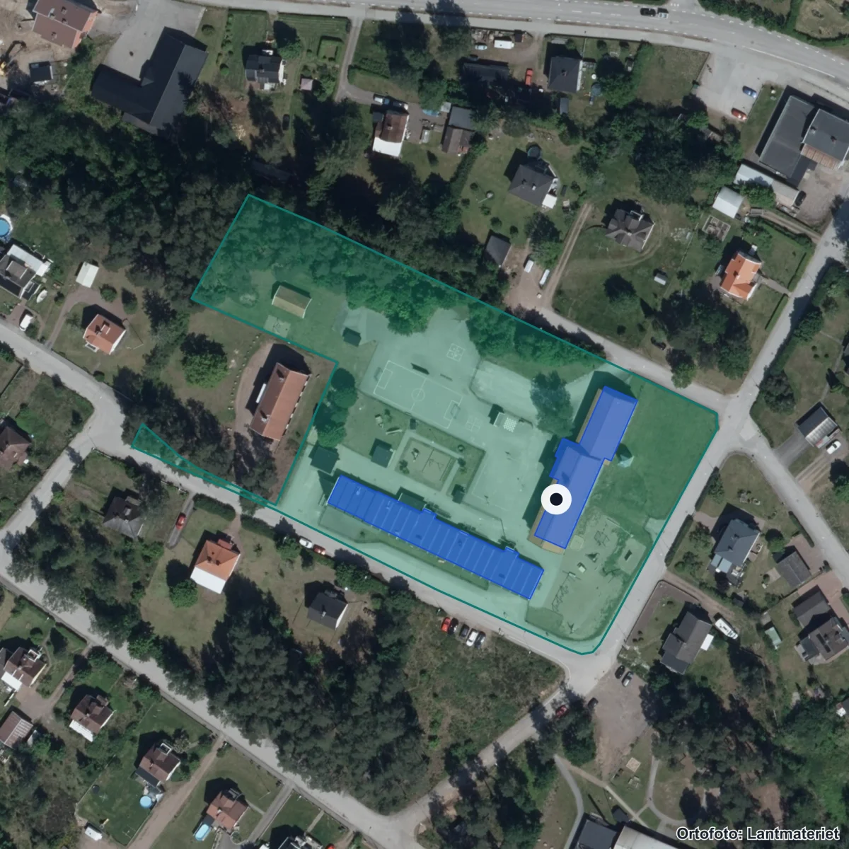 Flygbild över Silverdalens skola, ortofoto från Lantmäteriet