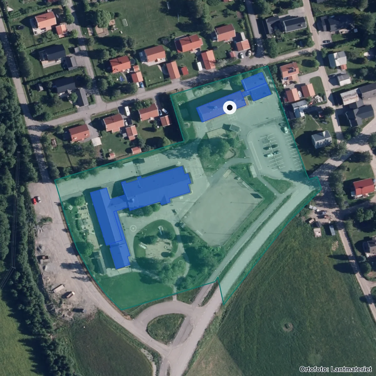Flygbild över Tavelsjö skola, ortofoto från Lantmäteriet