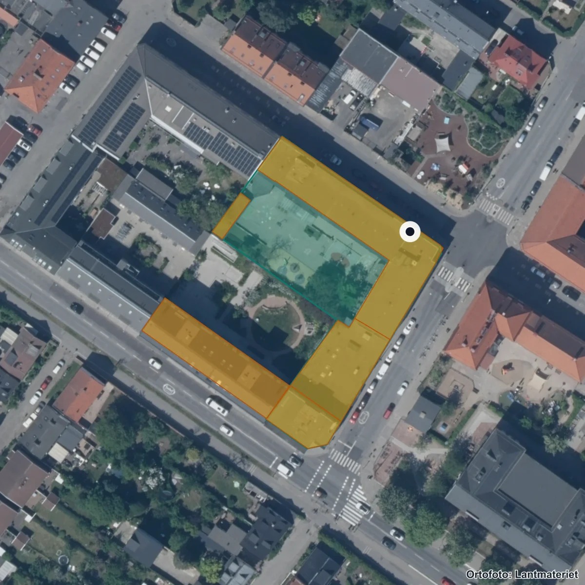 Flygbild över Kastanjeskolan, ortofoto från Lantmäteriet