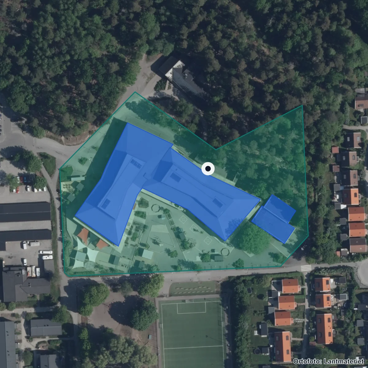 Flygbild över Tegelhagens skola, ortofoto från Lantmäteriet