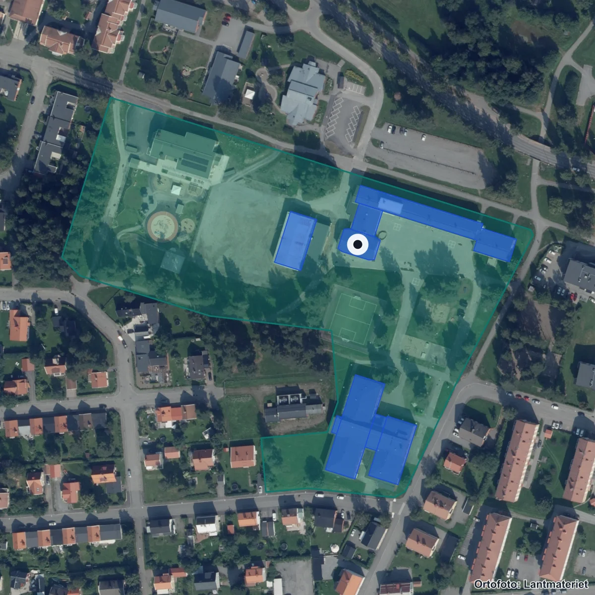 Flygbild över Norrhammarskolan, ortofoto från Lantmäteriet