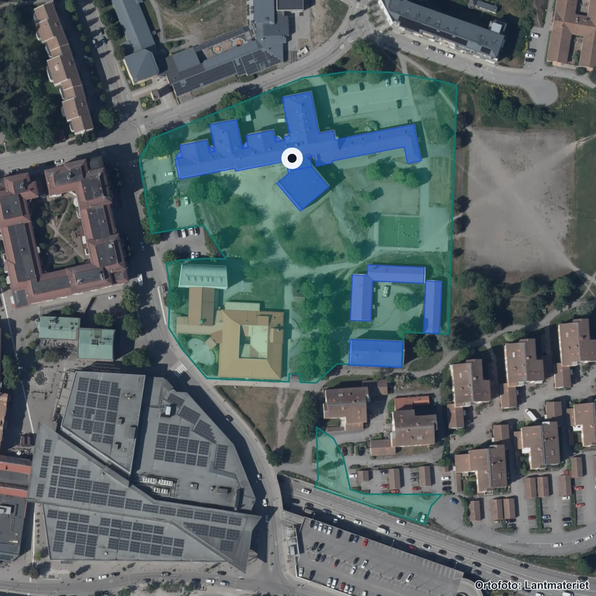 Flygbild över Österåkers gymnasium, ortofoto från Lantmäteriet
