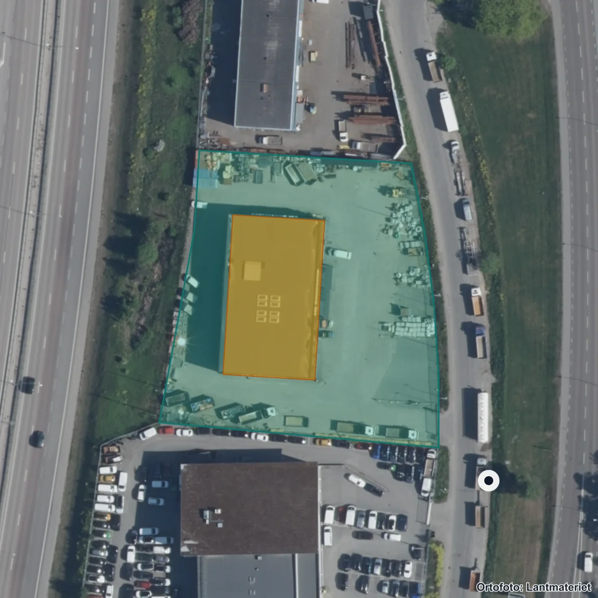 Flygbild över Väsby Nya Gymnasium, ortofoto från Lantmäteriet