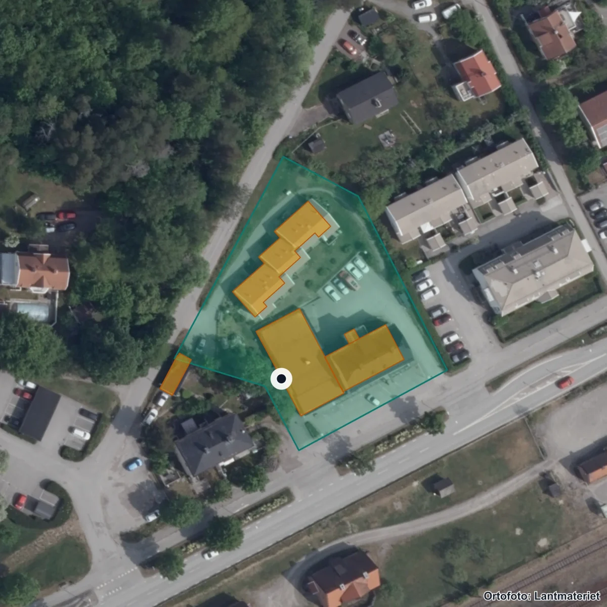 Flygbild över Trosa gymnasium, ortofoto från Lantmäteriet