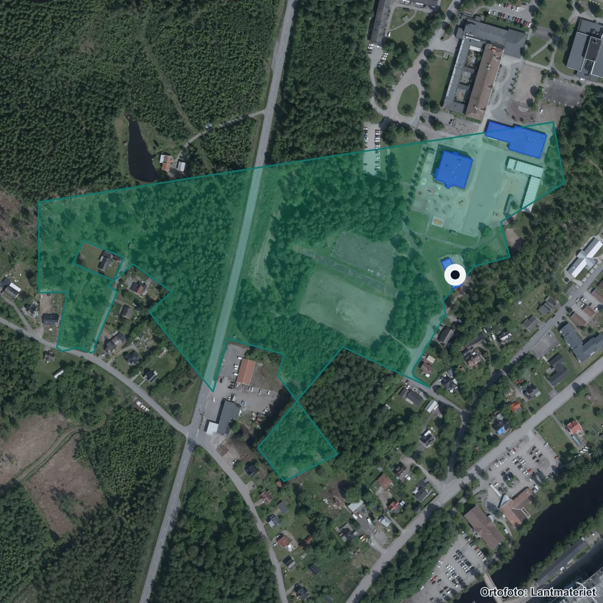 Flygbild över Silverdalsskolan, ortofoto från Lantmäteriet