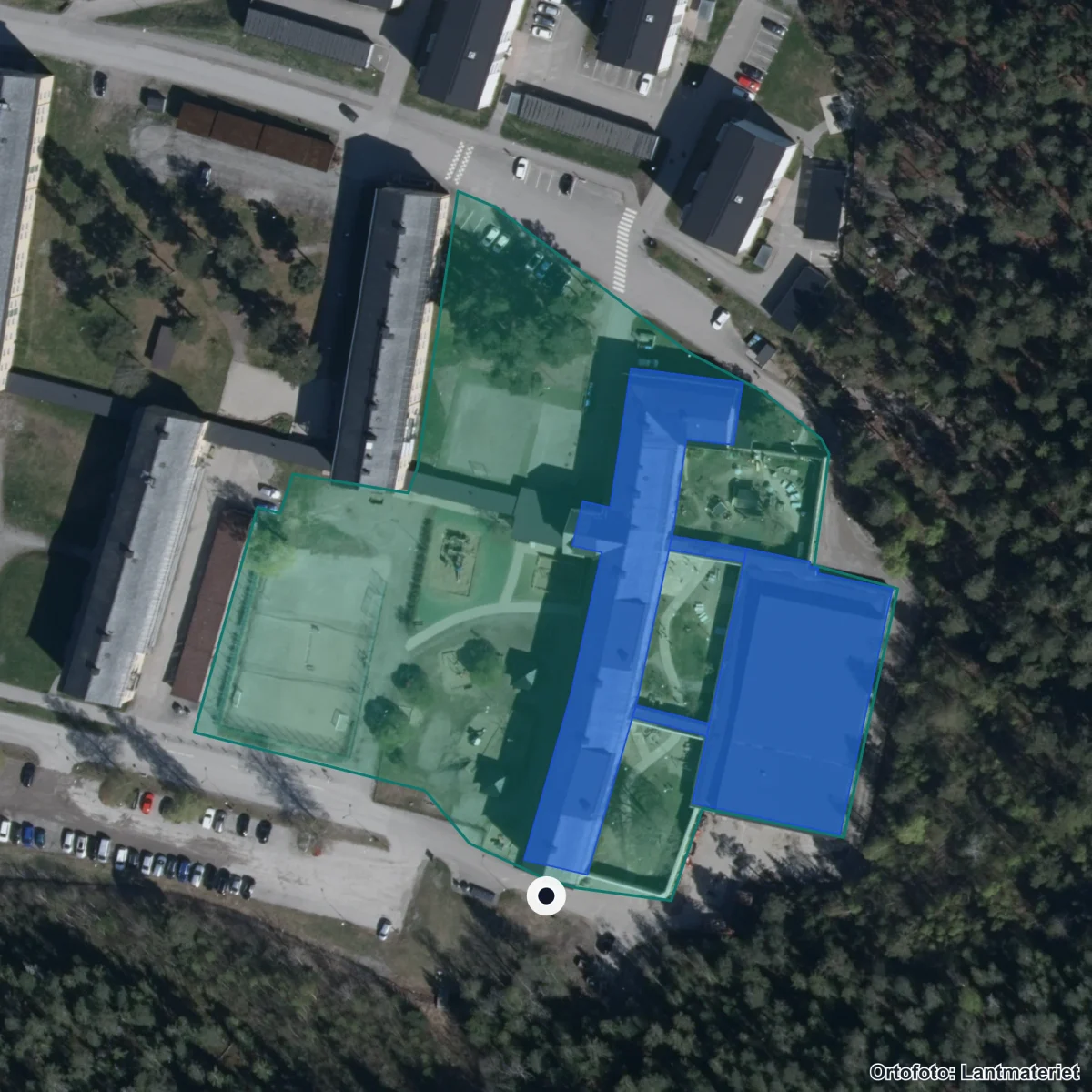 Flygbild över Sidsjö Fristående Grundskola, ortofoto från Lantmäteriet