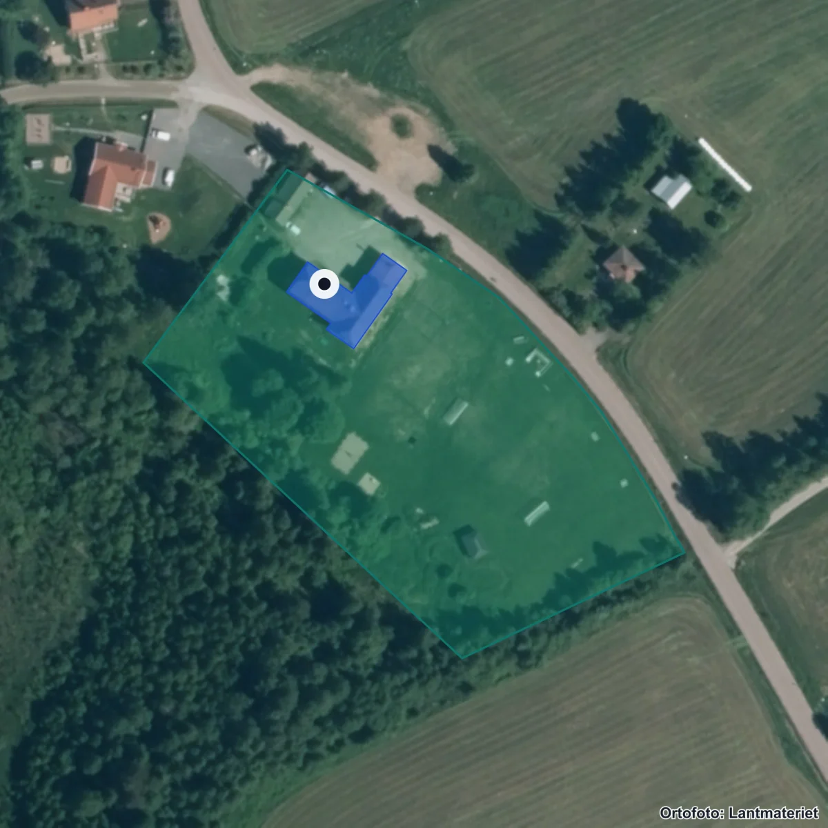 Flygbild över Olympicaskolan Skålö, ortofoto från Lantmäteriet